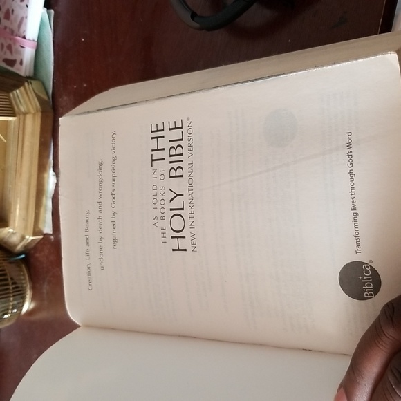 NIV Bible - Picture 4 of 10